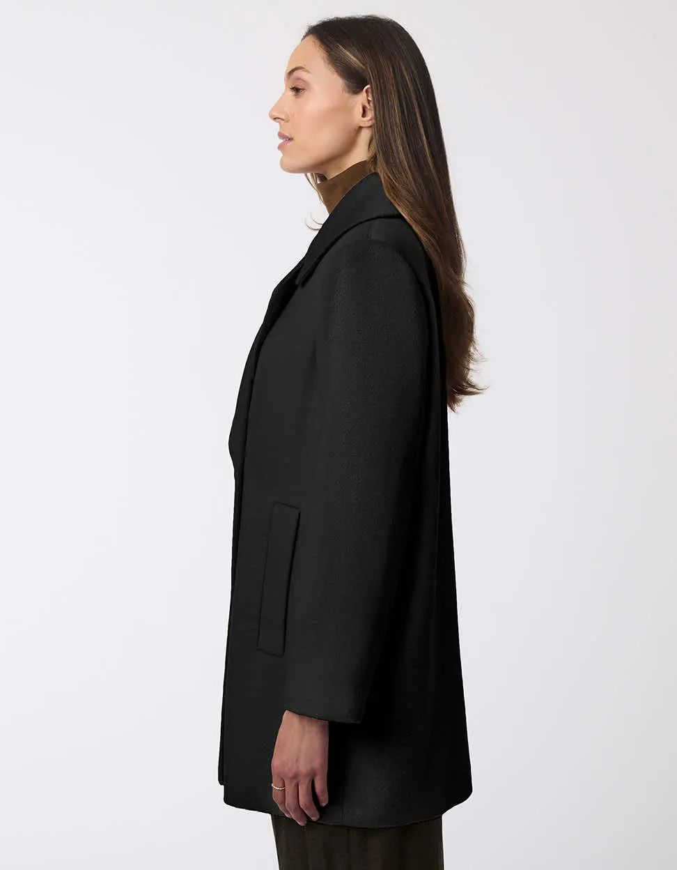 Grand Sleek Wool Coat