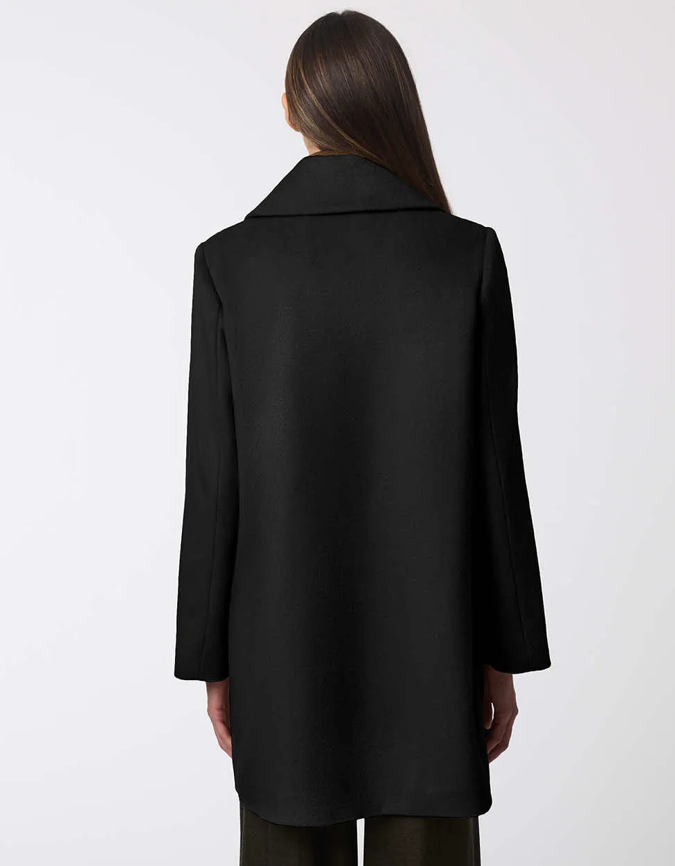 Grand Sleek Wool Coat